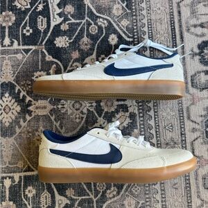 Nike Men's Cream and Navy Sneakers
